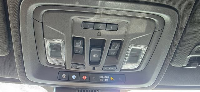 Used 2022 Chevrolet Silverado 1500 LTZ w/ LTZ Premium Package AWD/4WD image 26