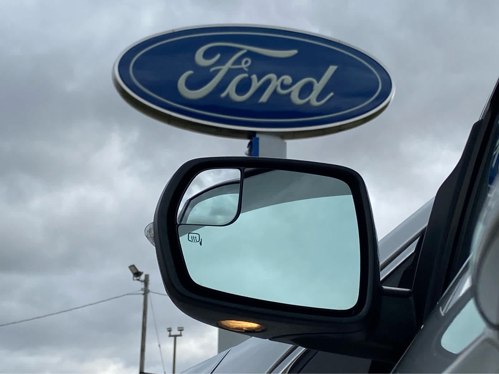 Used 2018 Ford Edge SEL w/ Equipment Group 201A AWD/4WD image 40