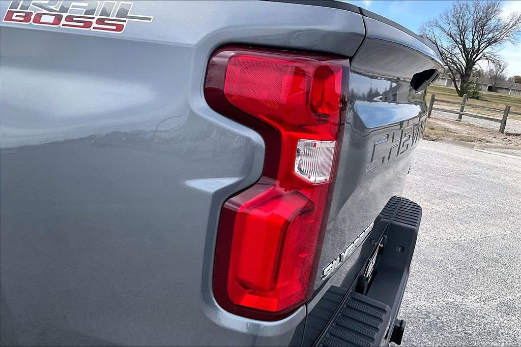 Used 2021 Chevrolet Silverado 1500 Custom Trail Boss image 28
