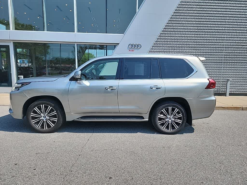 Used 2021 Lexus LX 570 4WD w/ Luxury Package image 3