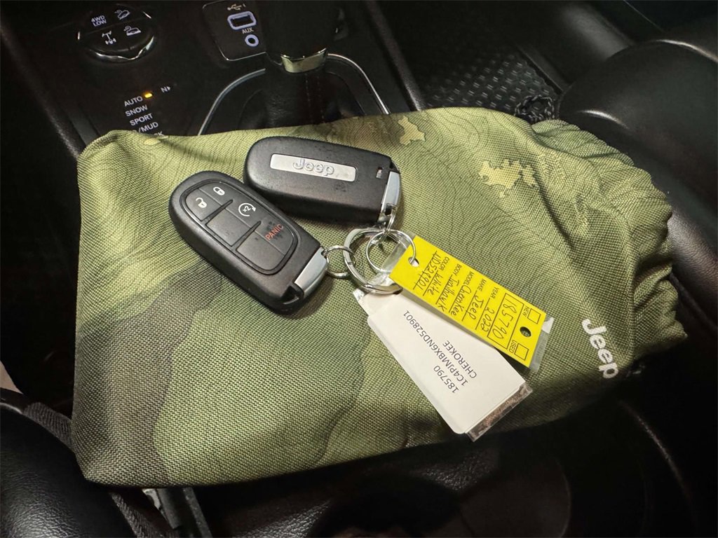 Used 2022 Jeep Cherokee Trailhawk image 31