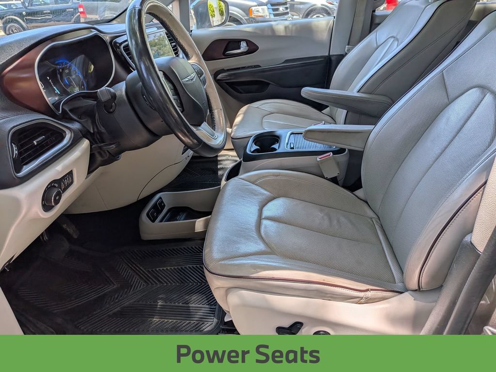 Used 2017 Chrysler Pacifica Limited FWD image 14