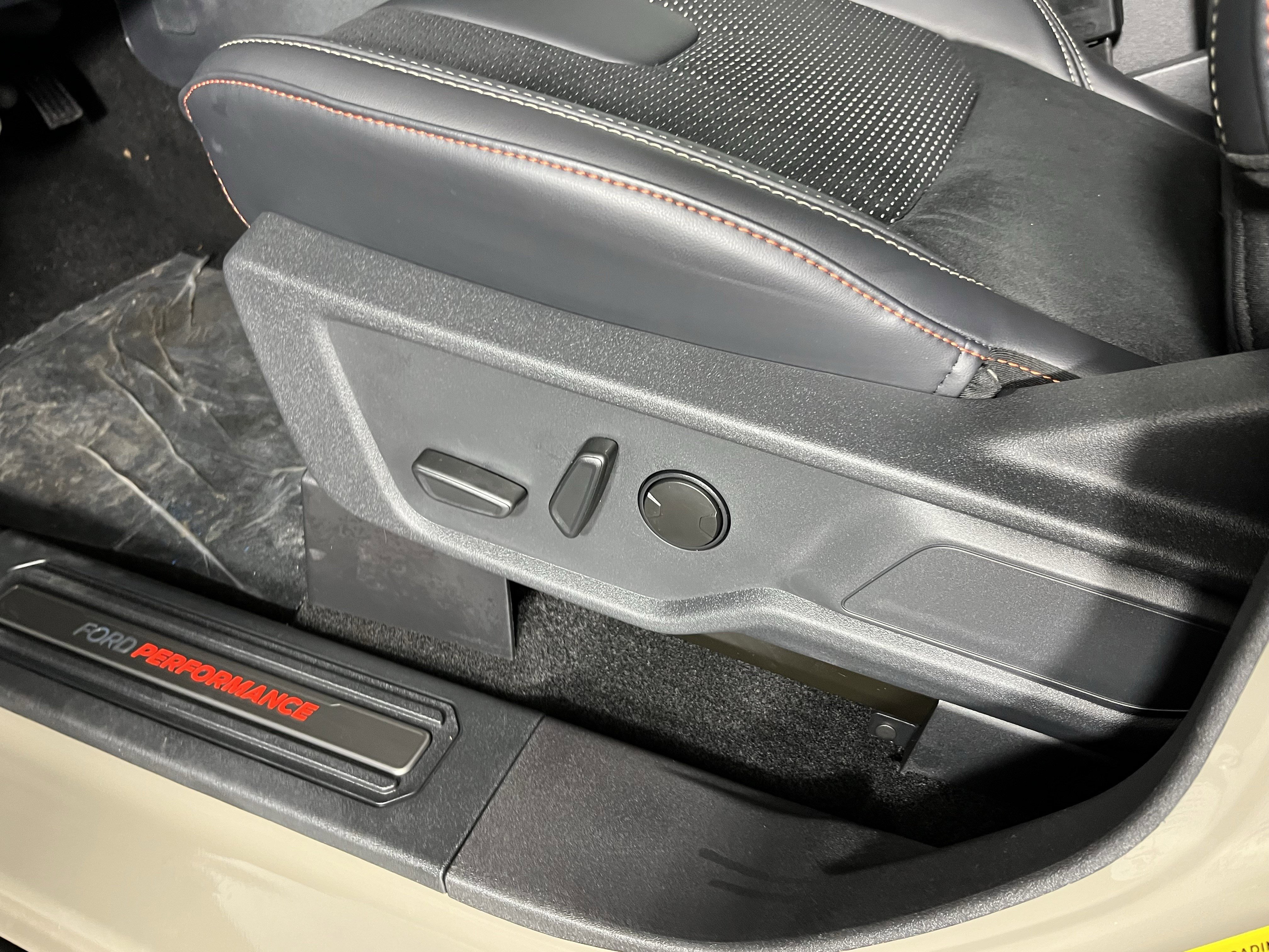 New 2025 Ford Bronco Raptor w/ Interior Carbon Fiber Pack image 13