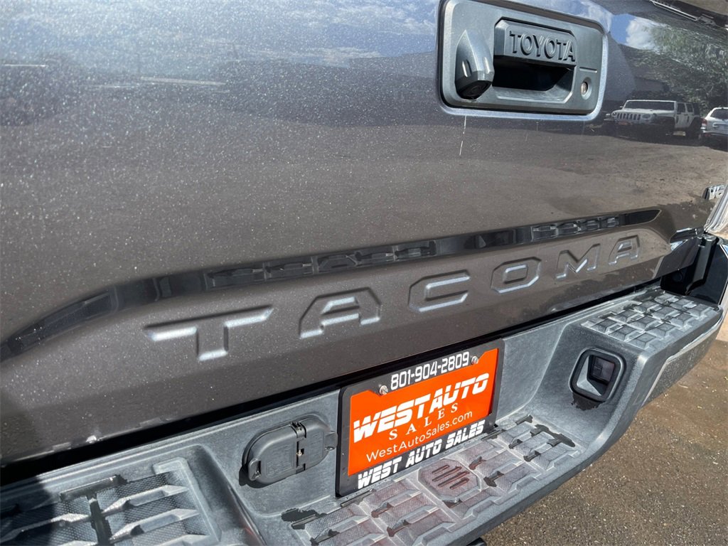 Used 2022 Toyota Tacoma TRD Off-Road image 25