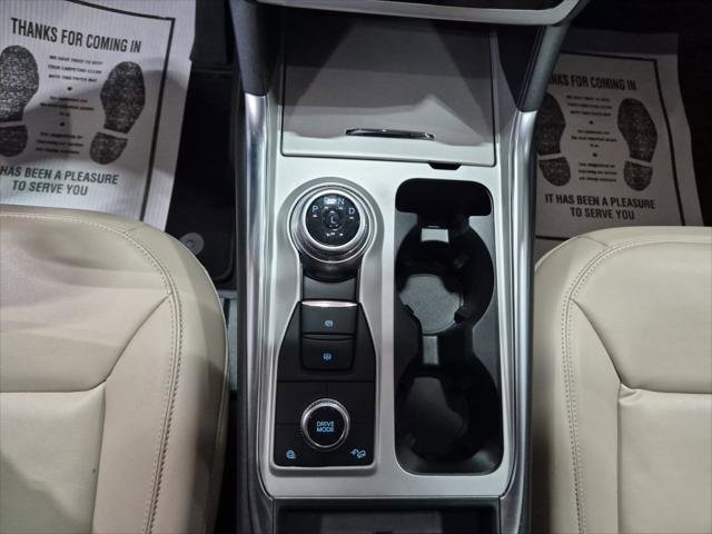 Used 2023 Ford Explorer XLT w/ Equipment Group 202A AWD/4WD image 15