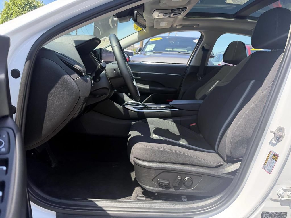 Used 2023 Hyundai Sonata SEL w/ Convenience Package FWD image 8