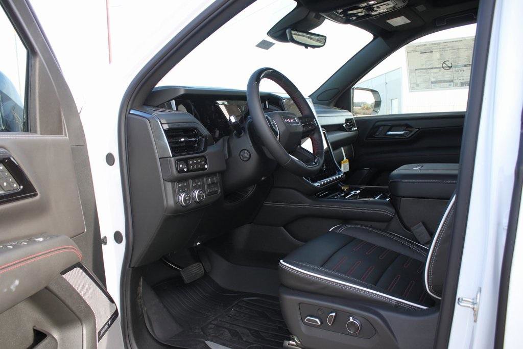 New 2026 GMC Yukon AT4 Ultimate w/ LPO, Floor Liner Package image 12