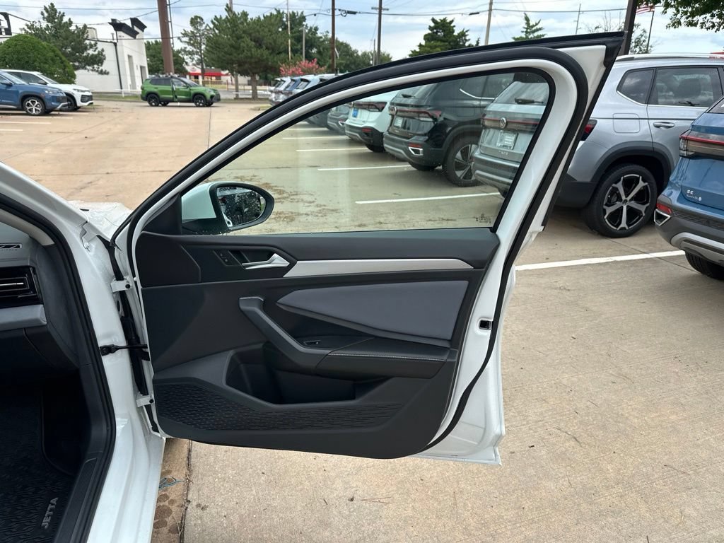 New 2026 Volkswagen Jetta SE FWD image 29