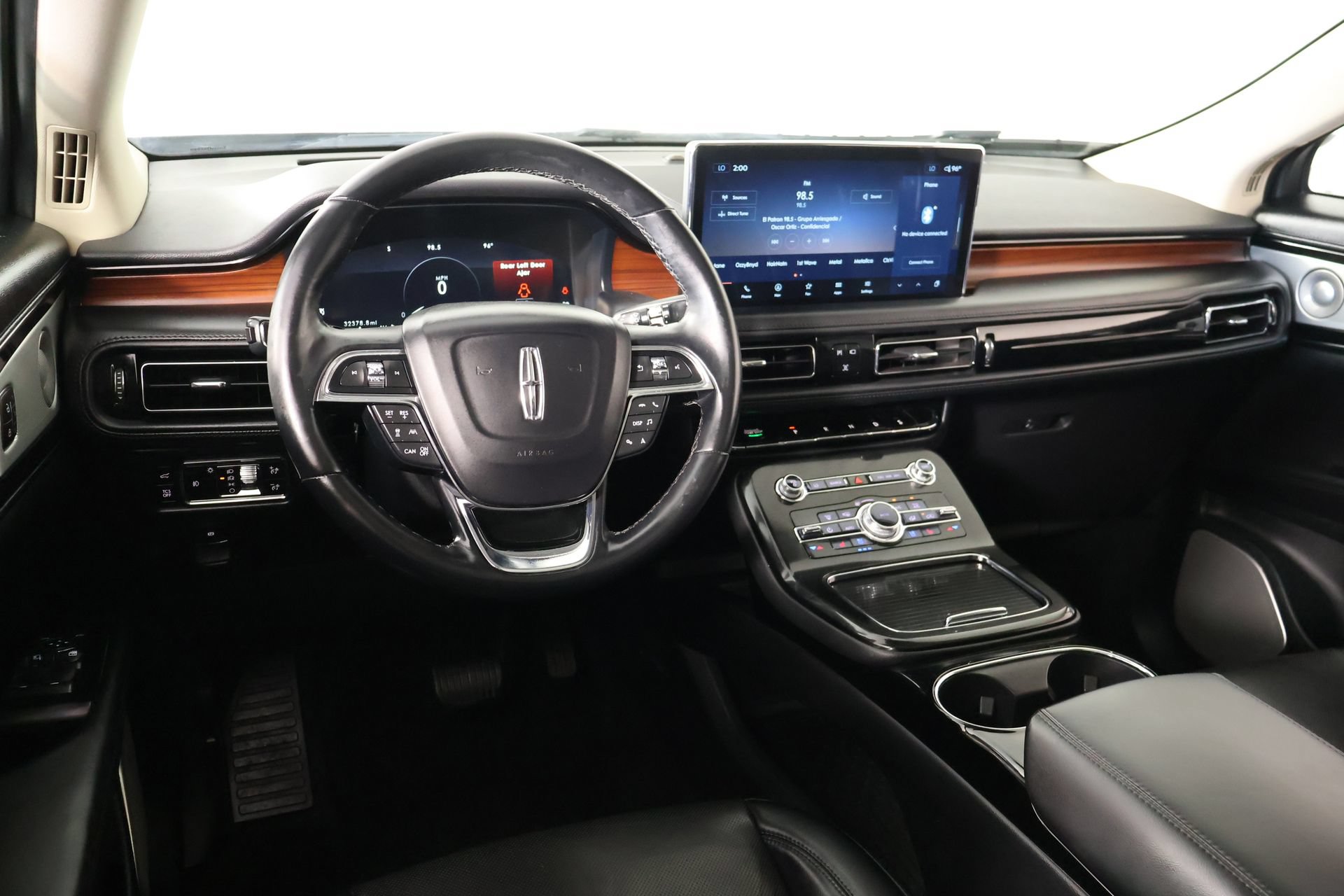 Used 2023 Lincoln Nautilus Reserve w/ Equipment Group 202A AWD/4WD image 2