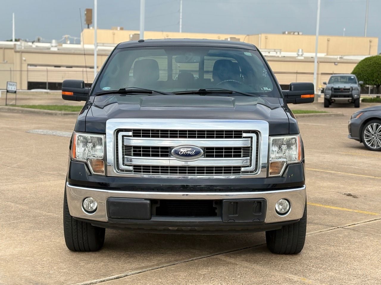 Used 2013 Ford F150 XLT w/ Luxury Equipment Group RWD image 2