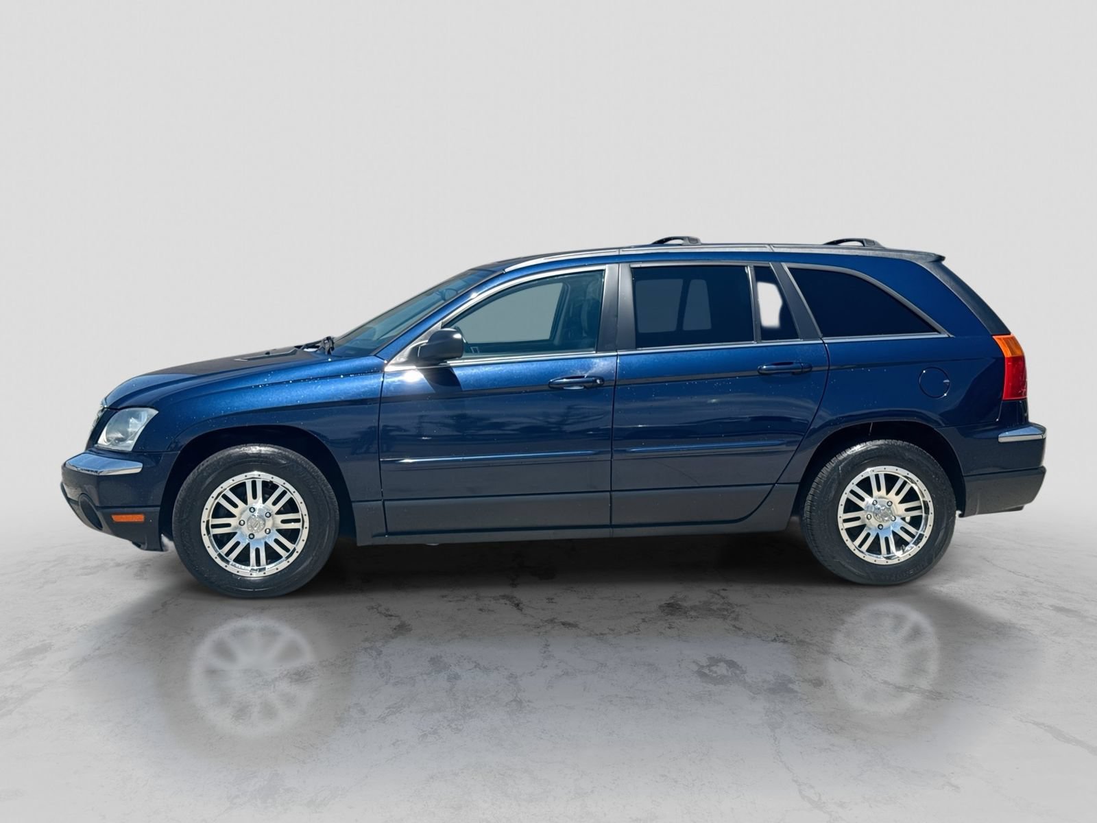 Used 2005 Chrysler Pacifica Touring AWD/4WD image 3