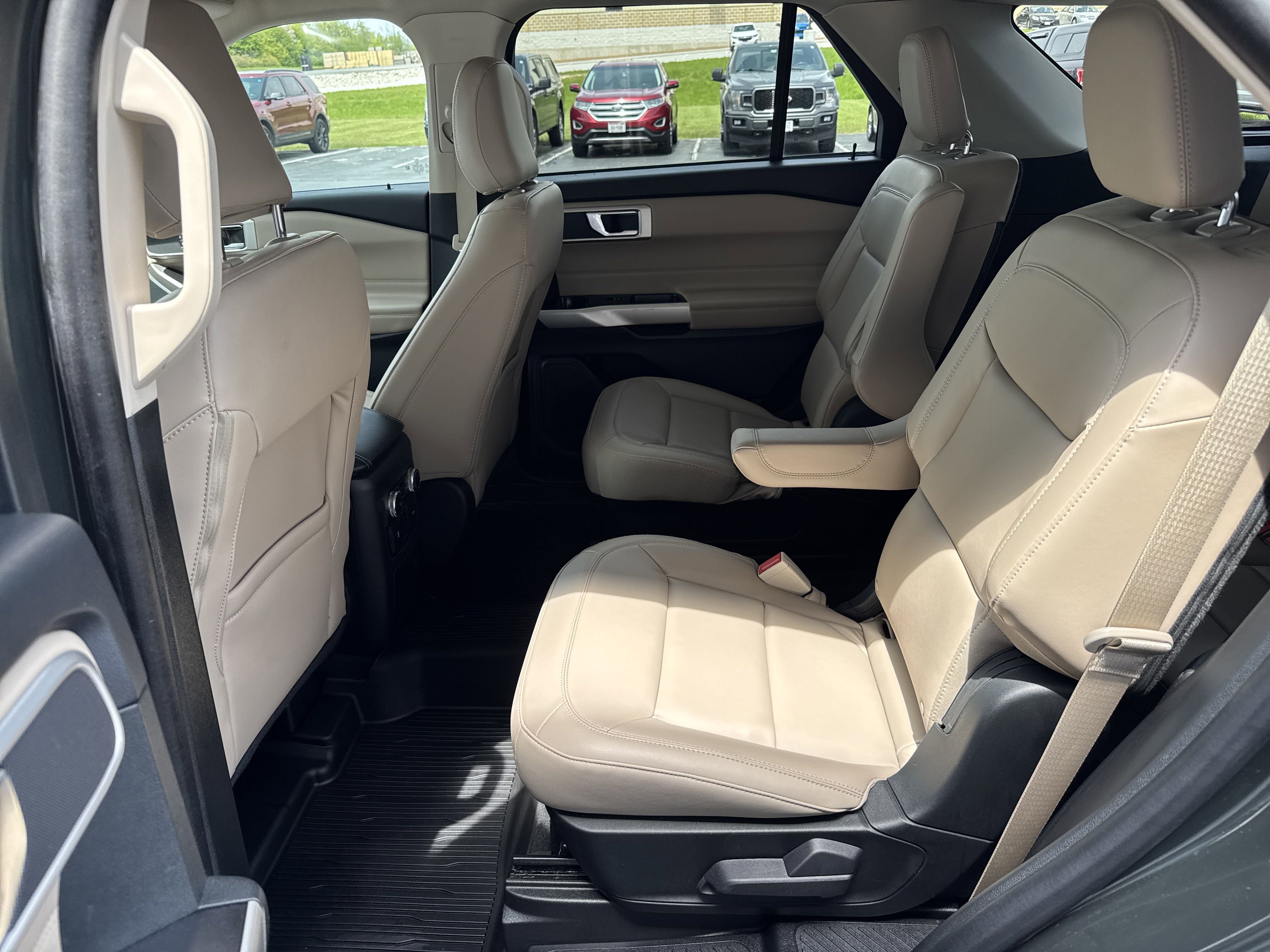 Used 2022 Ford Explorer XLT w/ Equipment Group 202A image 22