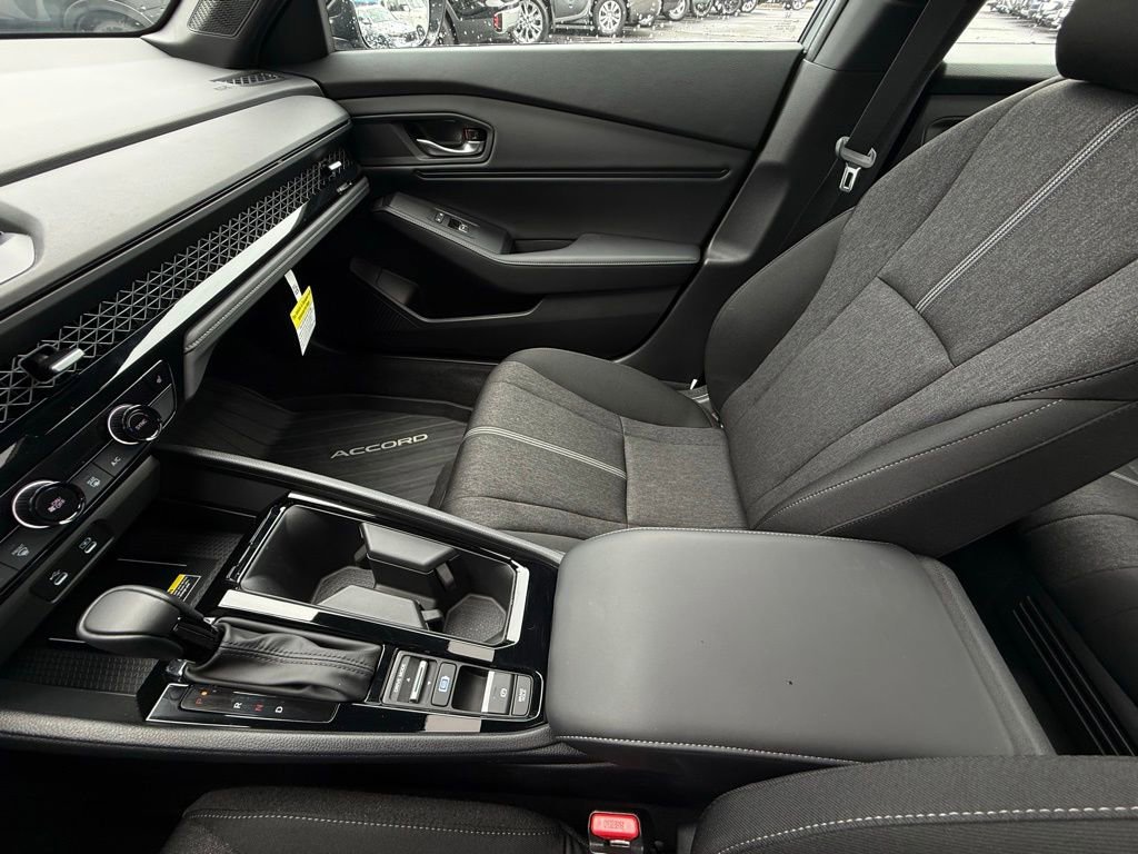 Used 2025 Honda Accord Sport image 29
