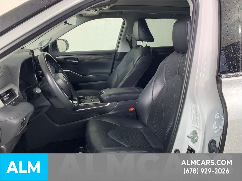 Used 2023 Toyota Highlander Platinum image 15