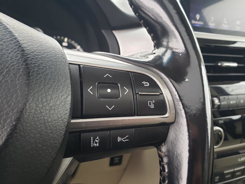 Used 2022 Lexus GX 460 w/ Accessory Package image 31