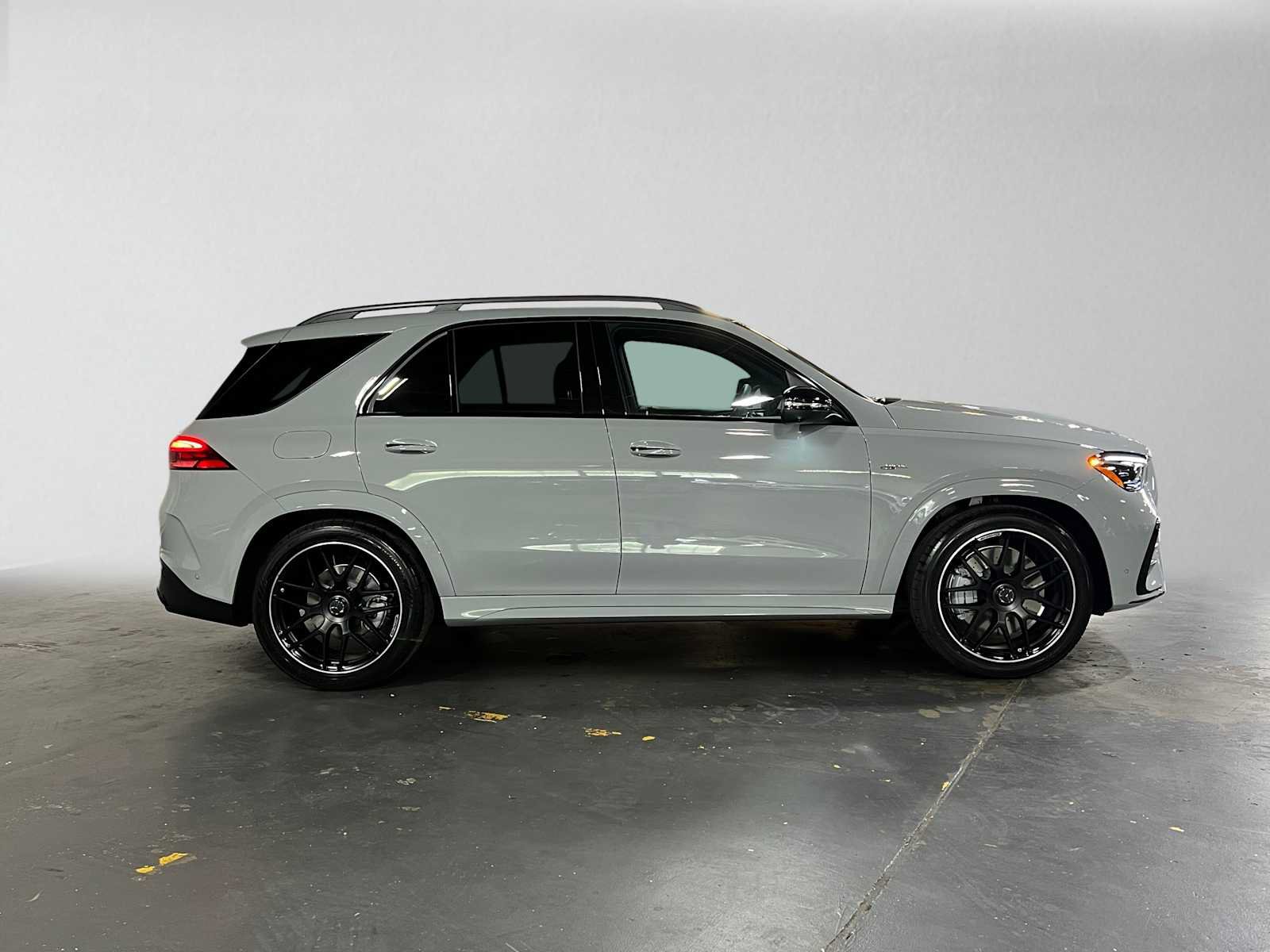 New 2026 Mercedes-Benz GLE 53 AMG 4MATIC image 2