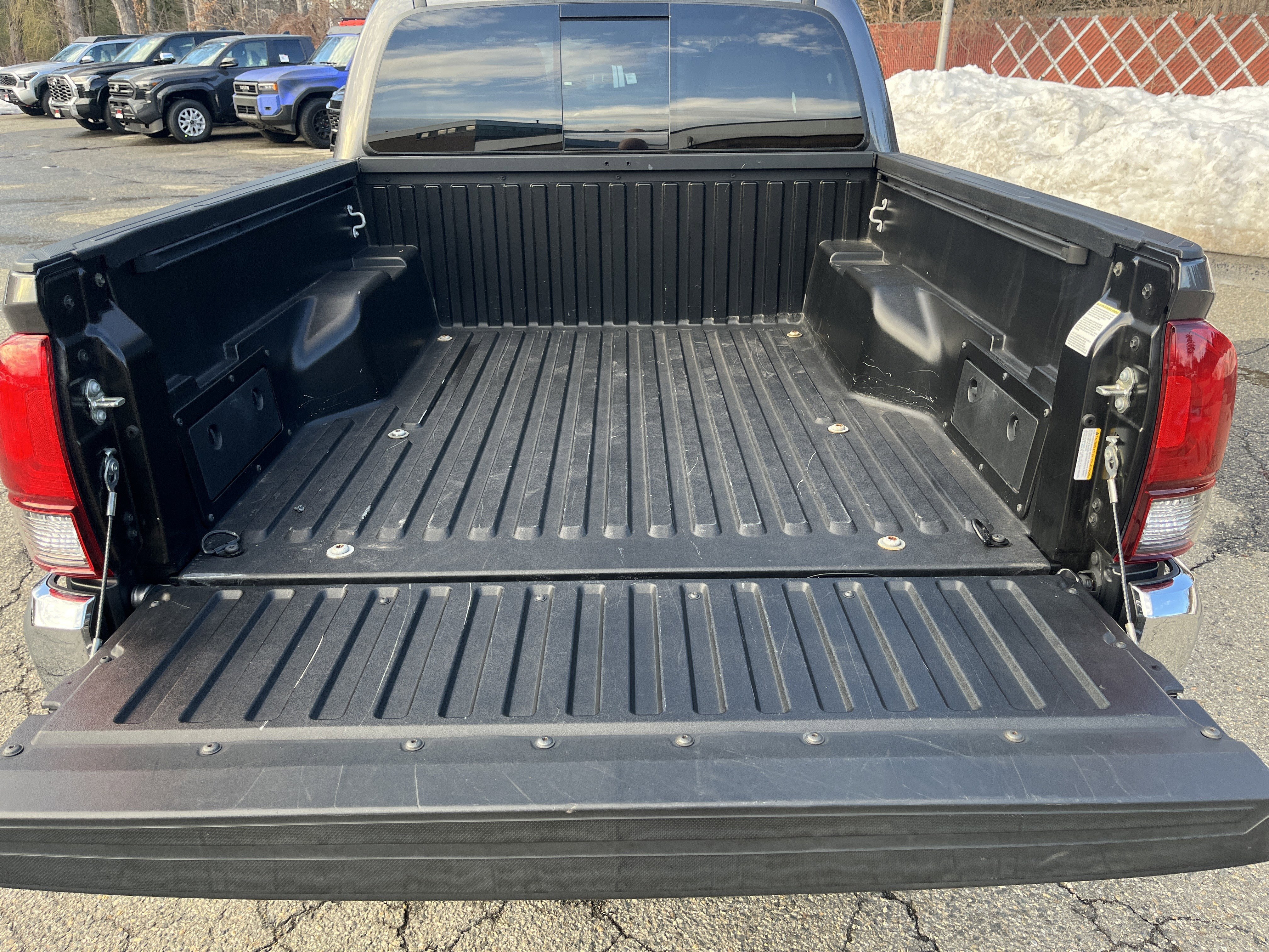 Used 2018 Toyota Tacoma SR5 image 30