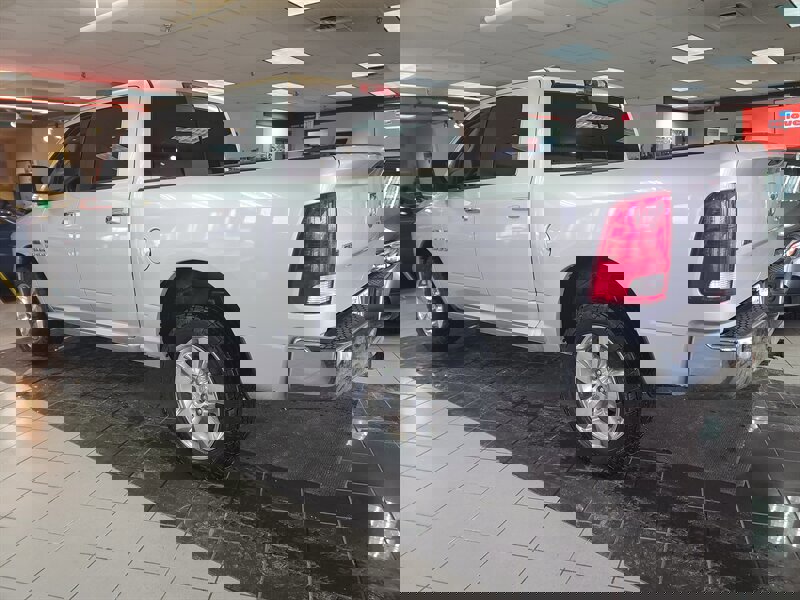 Used 2016 RAM 1500 Classic SLT w/ SLT Plus D￩cor Group image 7