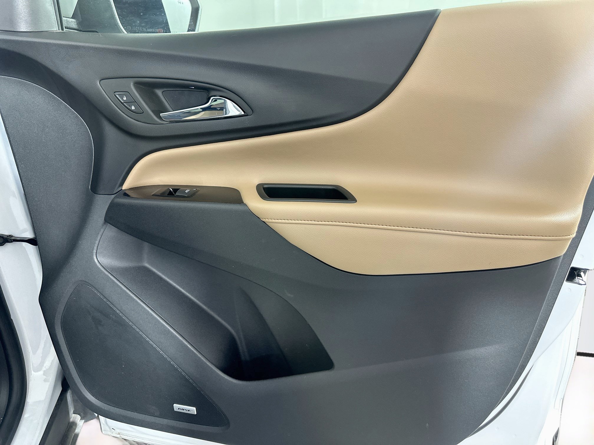 Used 2024 Chevrolet Equinox Premier FWD image 34