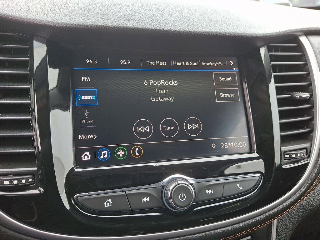 Used 2021 Chevrolet Trax LT w/ LT Convenience Package image 19