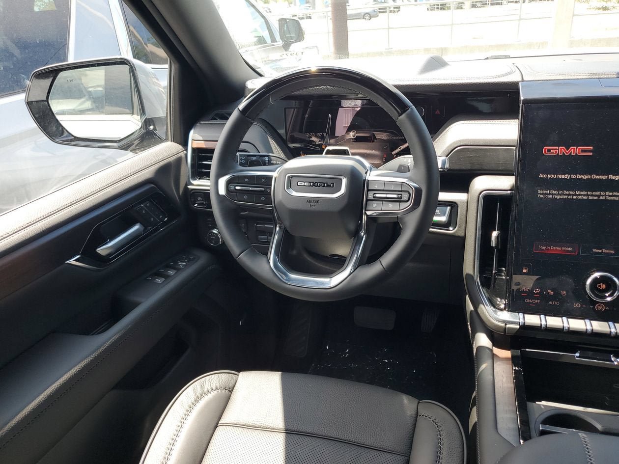 New 2026 GMC Yukon XL Denali w/ Denali Reserve Package AWD/4WD image 13