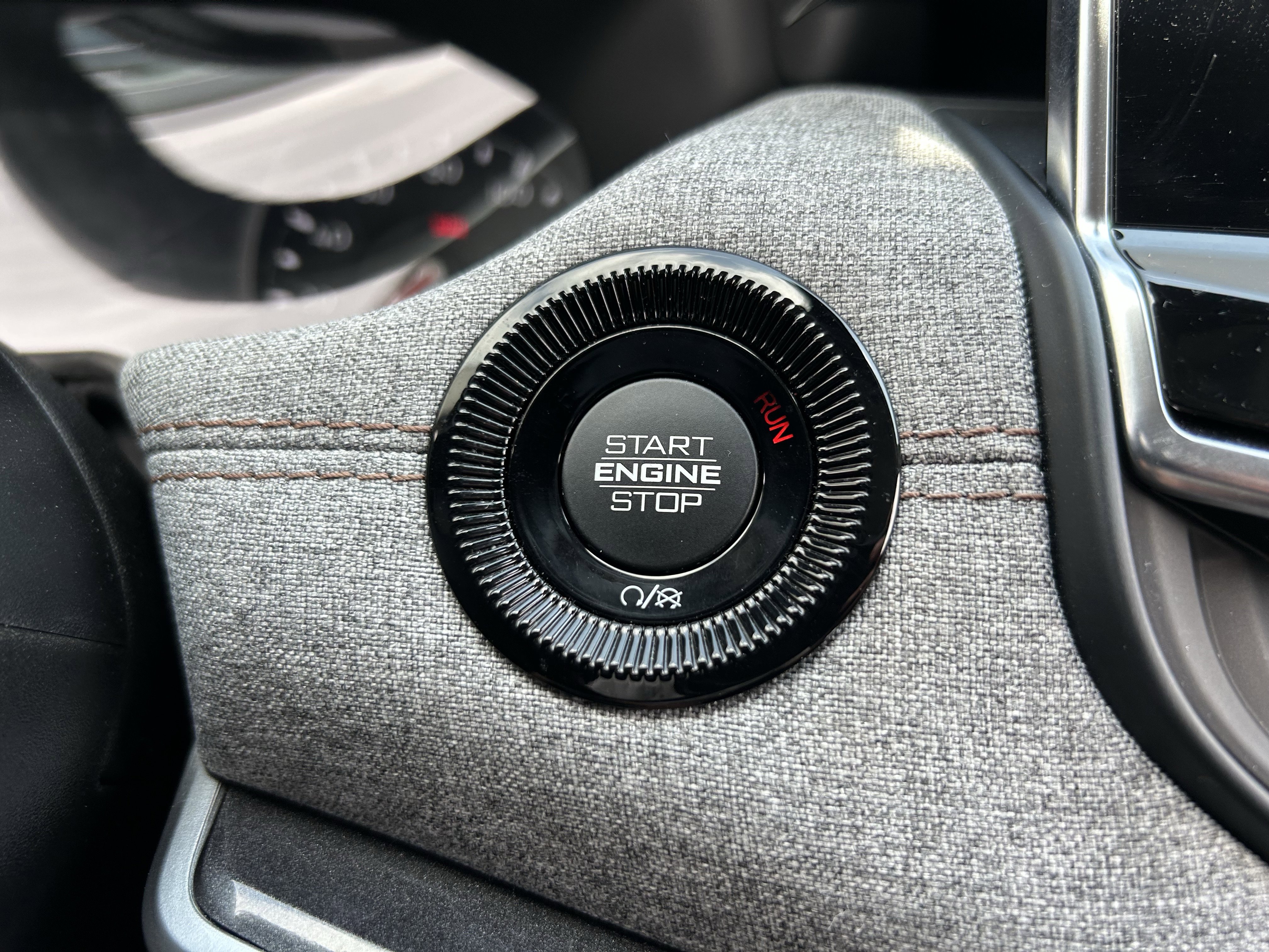 Used 2022 Jeep Compass Latitude w/ Sun and Sound Group AWD/4WD image 16