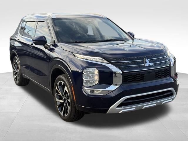 Used 2022 Mitsubishi Outlander SEL image 3