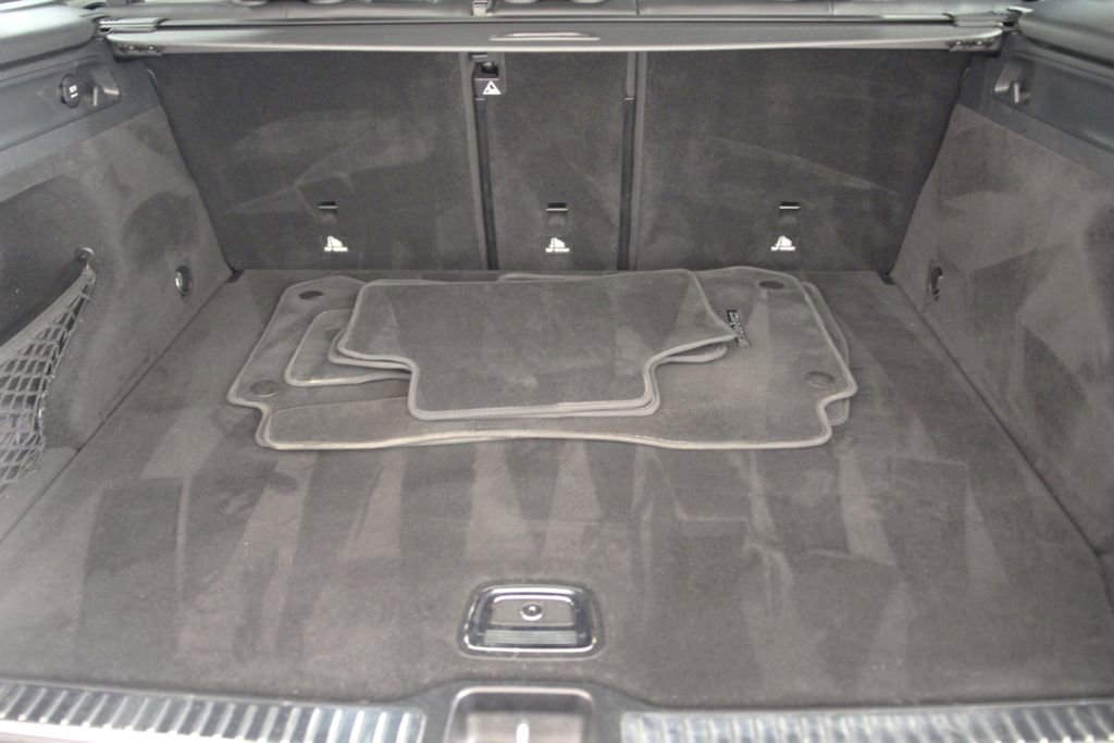 Used 2019 Mercedes-Benz GLC 300 4MATIC image 24