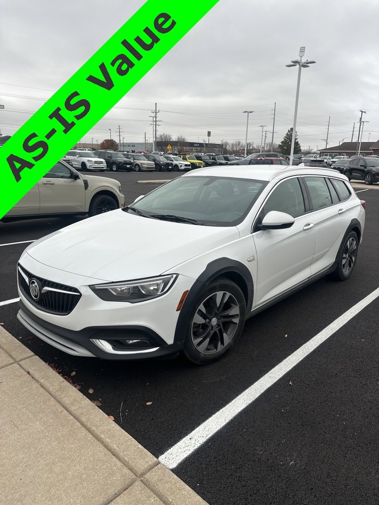 Used 2018 Buick Regal Essence w/ Sights and Sounds Package