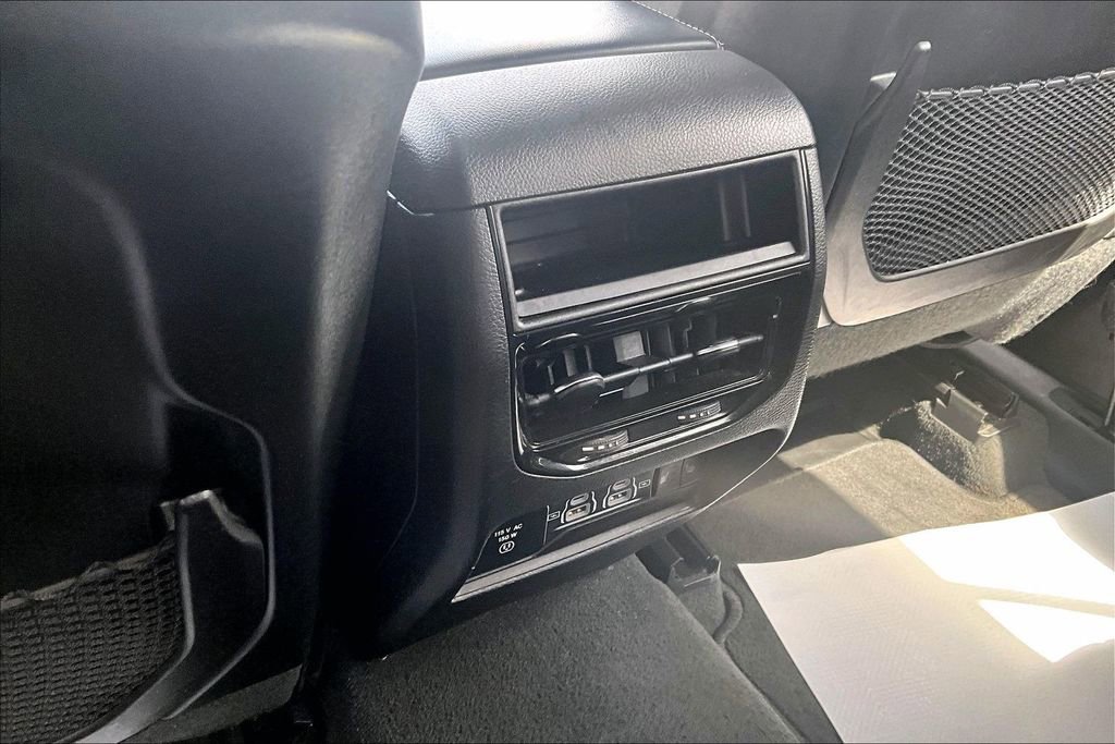Used 2022 Jeep Grand Cherokee Limited image 30