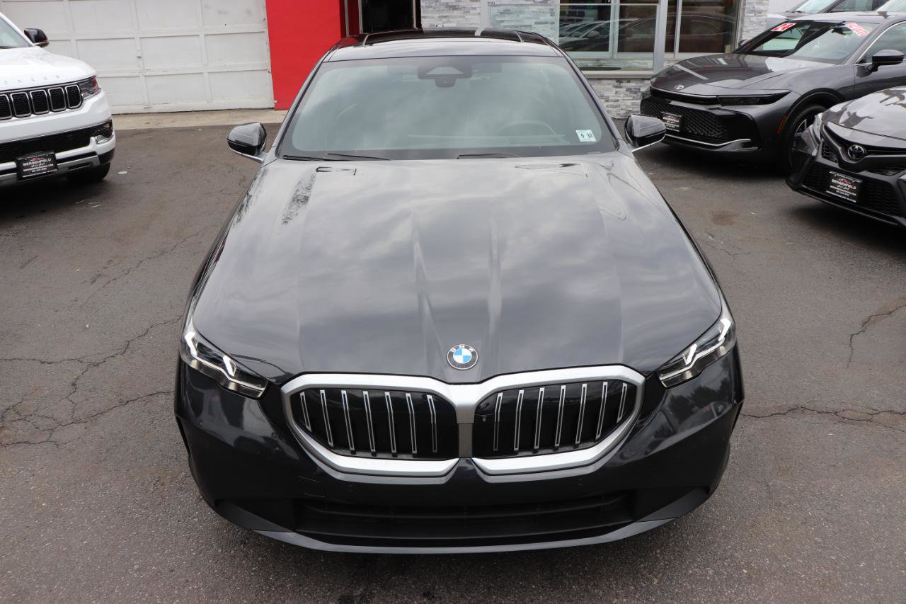 Used 2026 BMW 530i xDrive AWD/4WD image 9