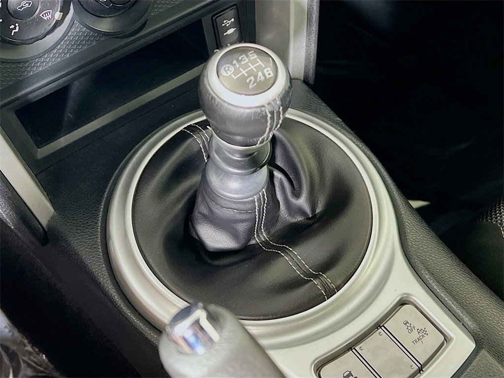 Certified 2017 Toyota 86 image 16