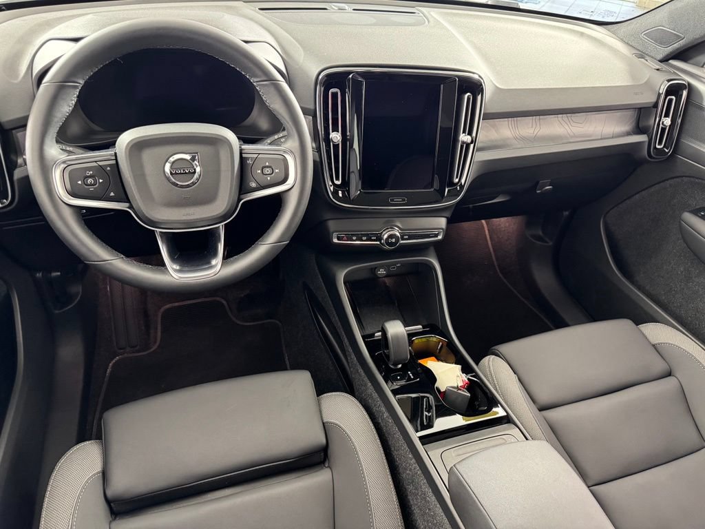 Certified 2023 Volvo C40 Recharge Core w/ Protection Package Premier AWD/4WD image 15