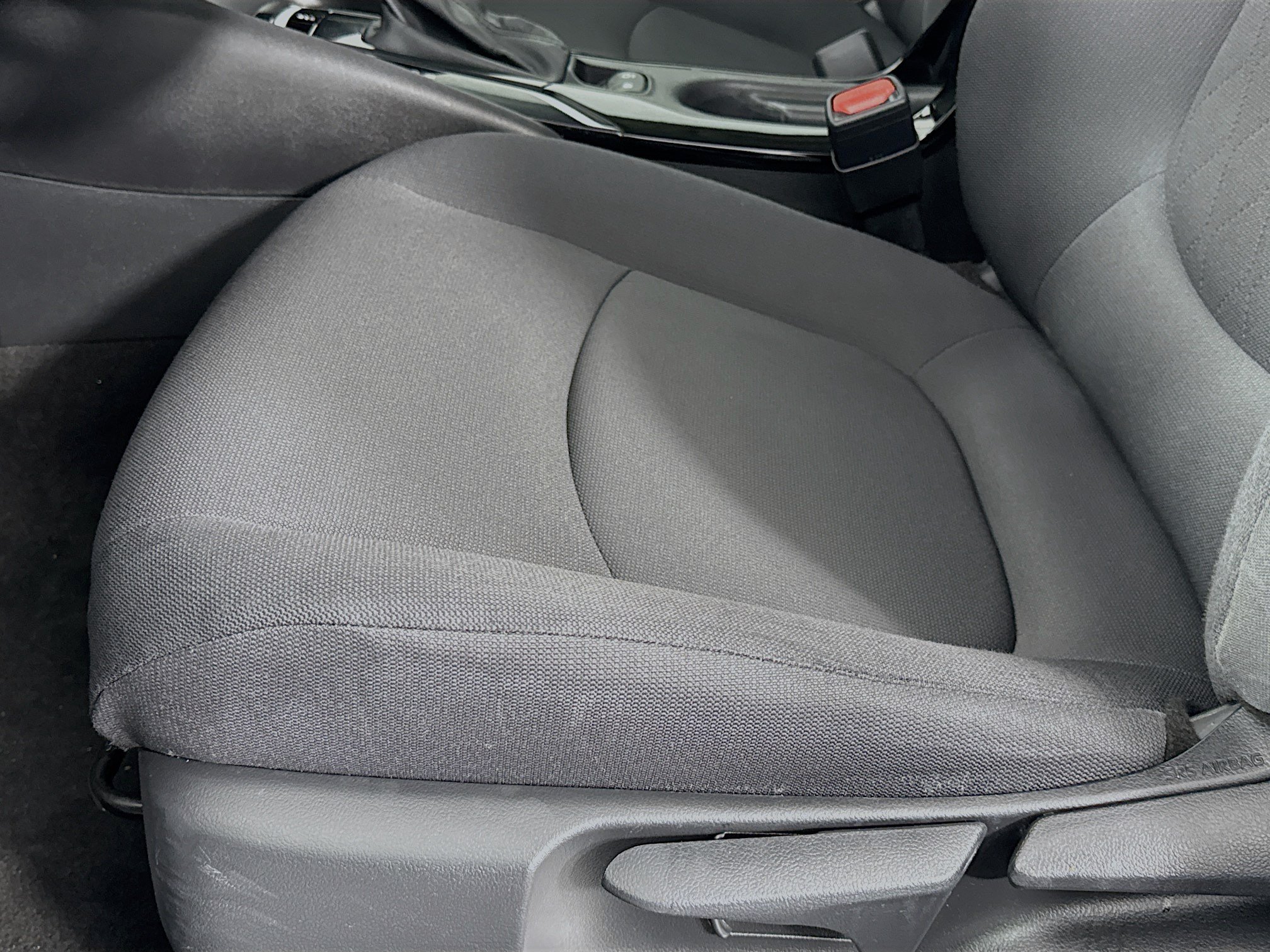 Used 2021 Toyota Corolla LE w/ Carpet Mat Package (TMS) FWD image 18