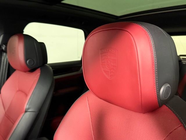 Used 2025 Porsche Cayenne S image 13