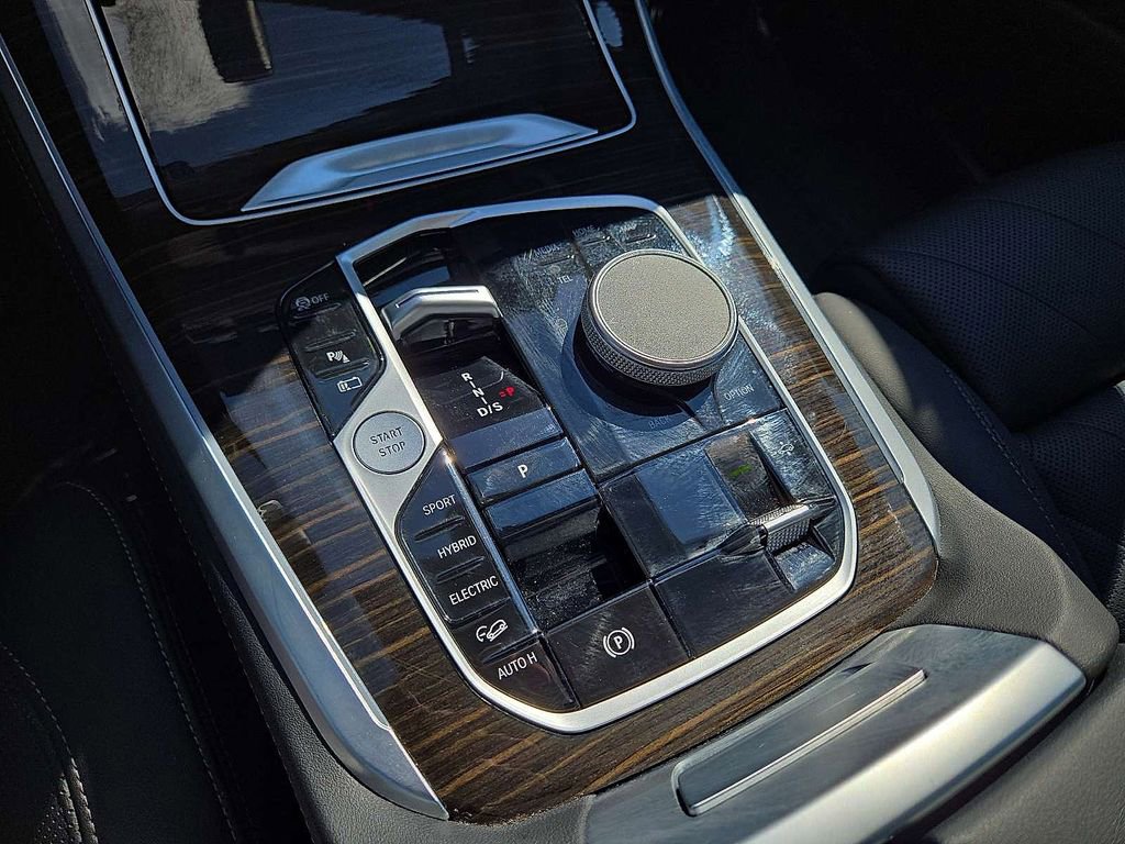 Used 2024 BMW X5 xDrive50e image 27