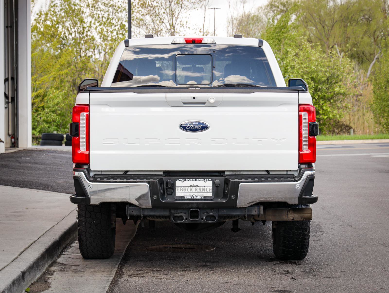 Used 2023 Ford F350 Lariat AWD/4WD image 4