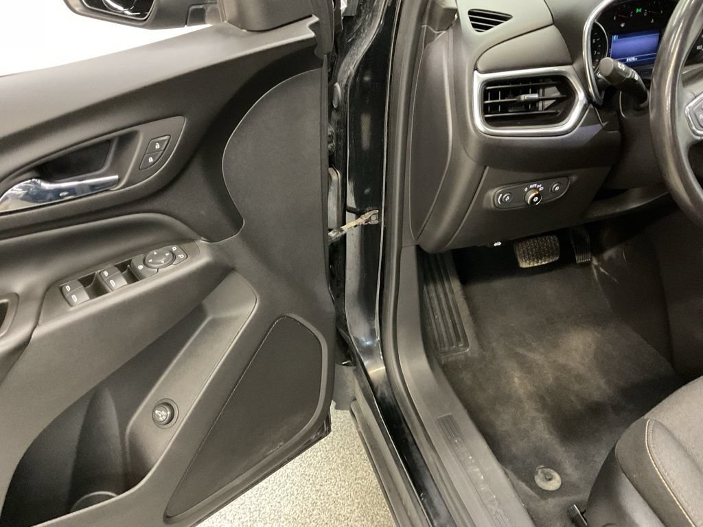 Used 2020 Chevrolet Equinox LT AWD/4WD image 11