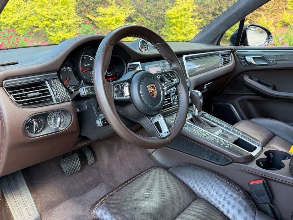 Used 2020 Porsche Macan Turbo AWD/4WD image 16