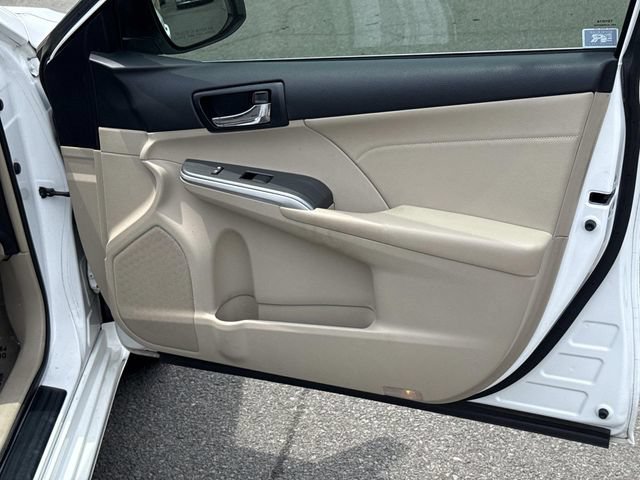 Used 2013 Toyota Camry XLE w/ Leather Pkg FWD image 8