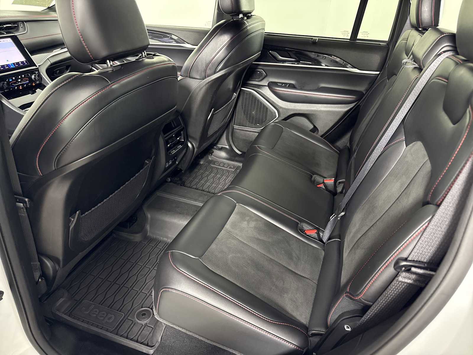 Used 2022 Jeep Grand Cherokee Trailhawk w/ Luxury Tech Group III image 30