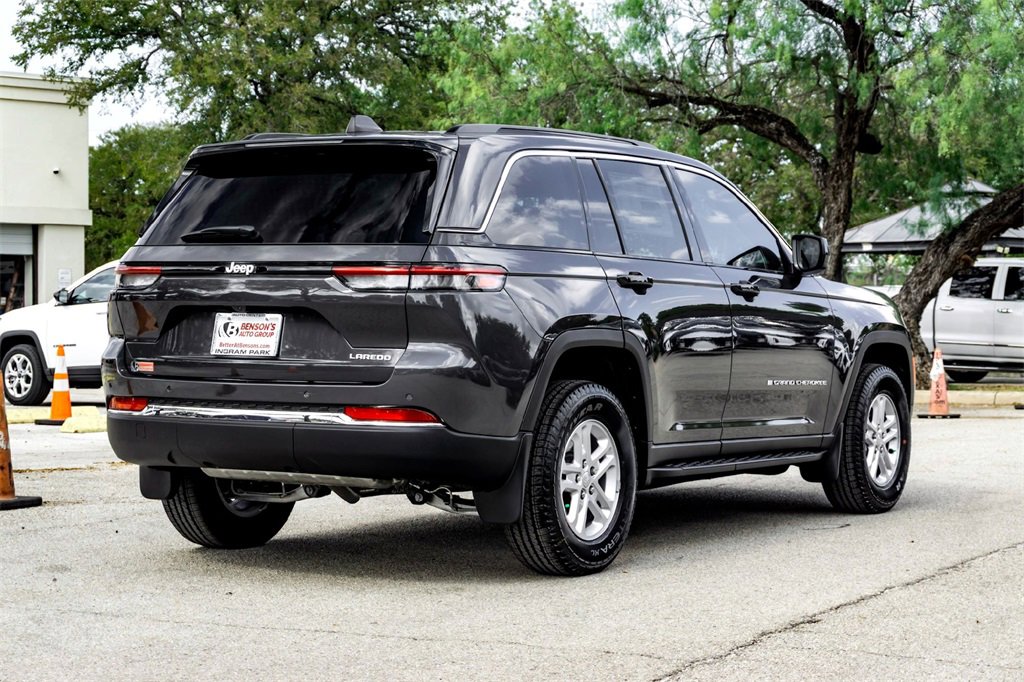 New 2025 Jeep Grand Cherokee Laredo w/ Luxury Tech Group I image 4