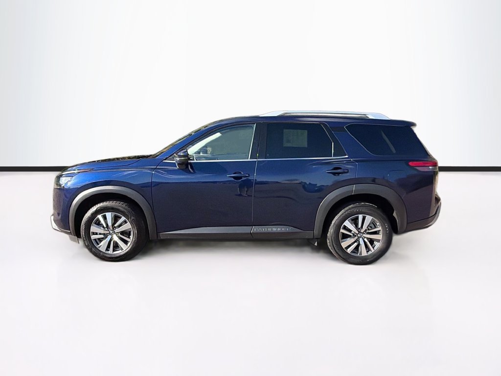 Used 2025 Nissan Pathfinder SL AWD/4WD image 8