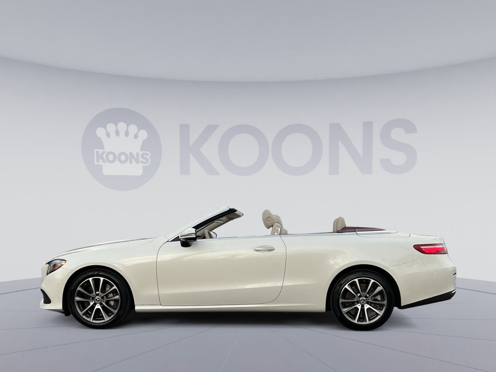 Used 2019 Mercedes-Benz E 450 4MATIC Cabriolet image 2