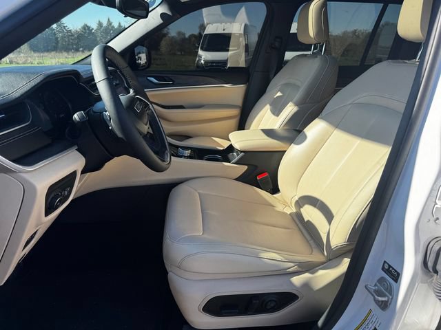 Certified 2024 Jeep Grand Cherokee Limited AWD/4WD image 22