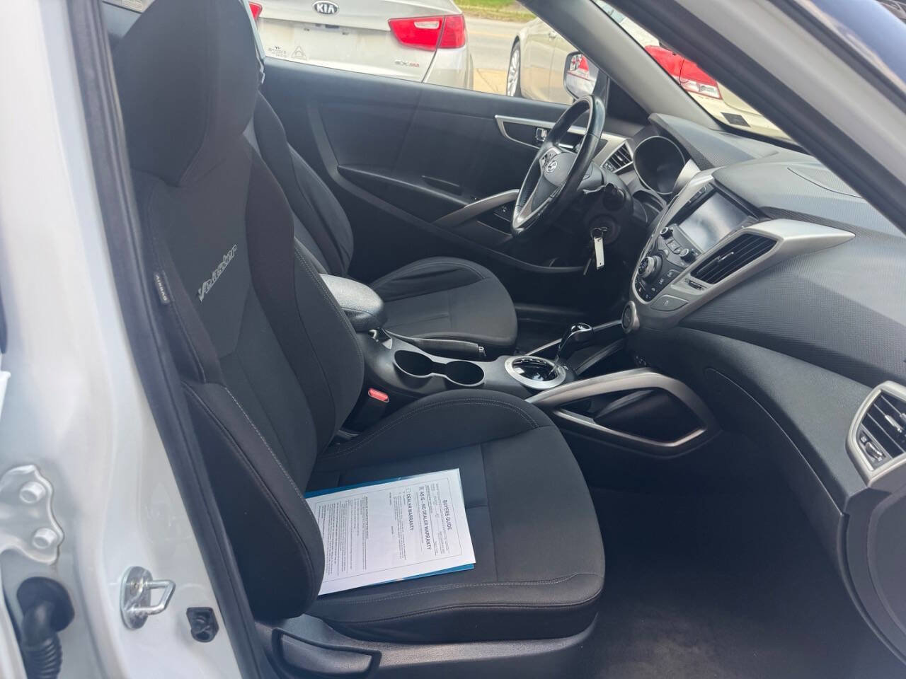 Used 2017 Hyundai Veloster FWD image 17
