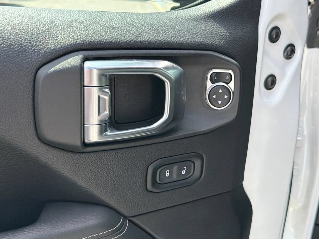 Used 2022 Jeep Wrangler Unlimited Sahara w/ Safety Group AWD/4WD image 20