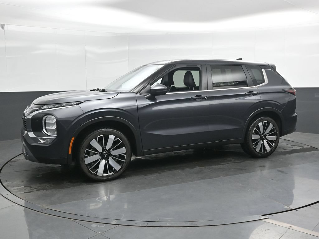 Used 2025 Mitsubishi Outlander AWD image 7