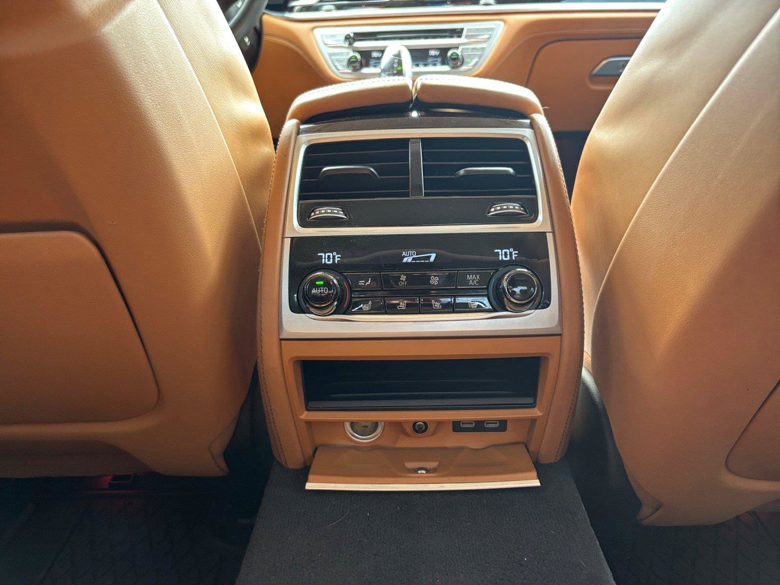 Used 2020 BMW M760i xDrive AWD/4WD image 31