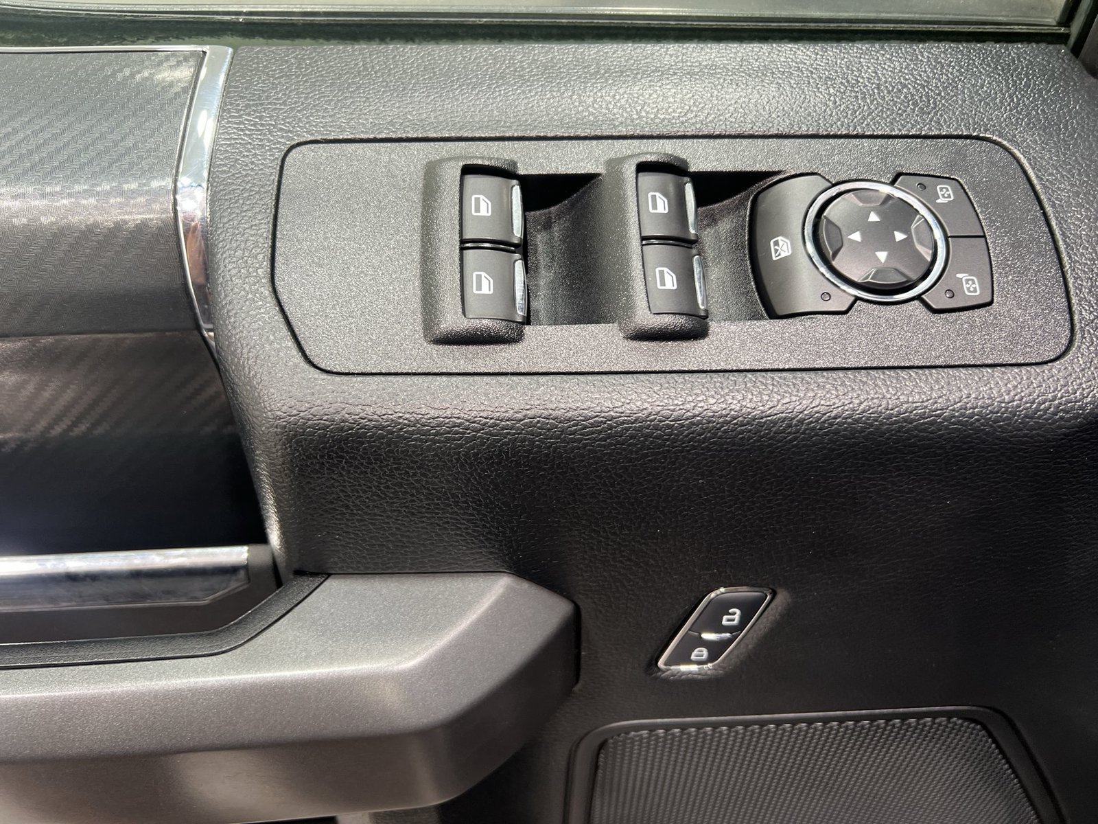 Used 2019 Ford F150 XLT w/ Equipment Group 302A Luxury AWD/4WD image 13